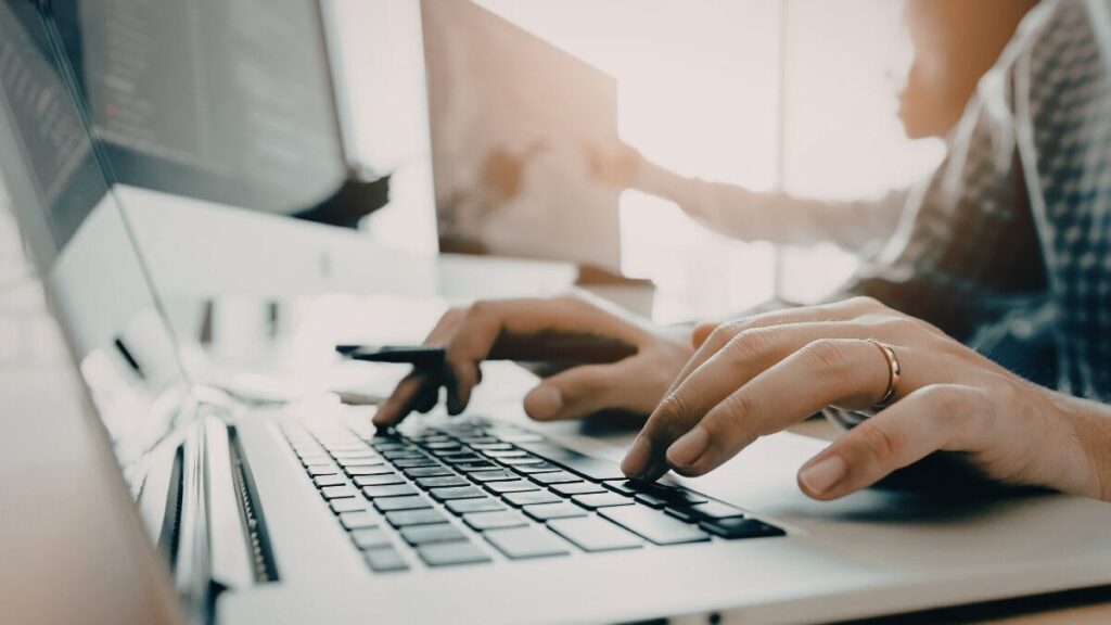 Descubra o Programa que Facilita a Escolha de Carreira no Setor de Tecnologia