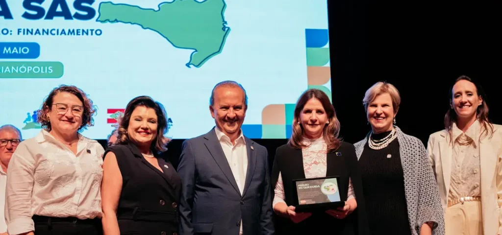 Lages Recebe Prêmio SC que Cuida: Reconhecimento pela Excelência na Assistência Social