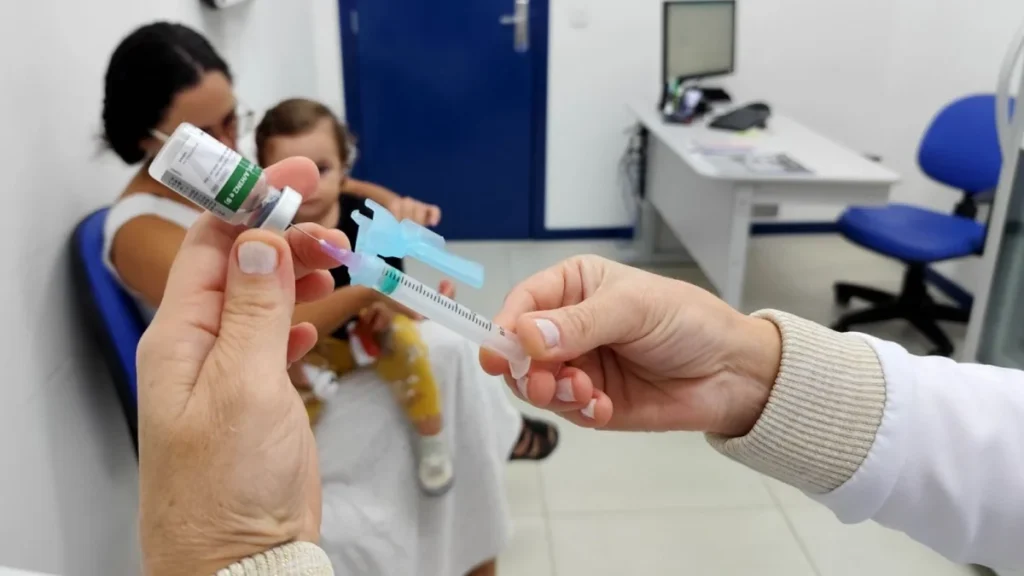 Vacinação contra gripe em Joinville: mais de 80 mil imunizados antes do frio intenso Vacinação contra gripe em Joinville: mais de 80 mil imunizados antes do frio intenso