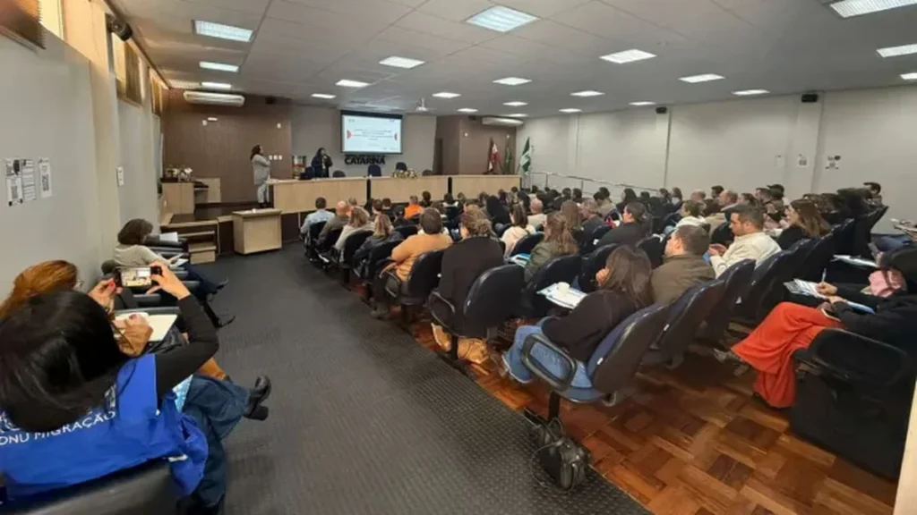 Saúde qualifica profissionais do Oeste para atuar em abrigos temporários em desastres Saúde qualifica profissionais do Oeste para atuar em abrigos temporários em desastres