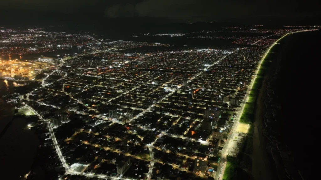 Navegantes alcança 100% de iluminação LED na área urbana com economia e segurança