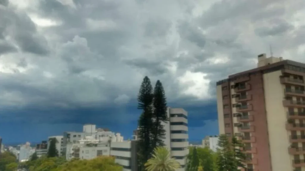 Chuva, Frio e Ciclones: Projeções Climáticas para Julho no Sul do Brasil Chuva, Frio e Ciclones: Projeções Climáticas para Julho no Sul do Brasil