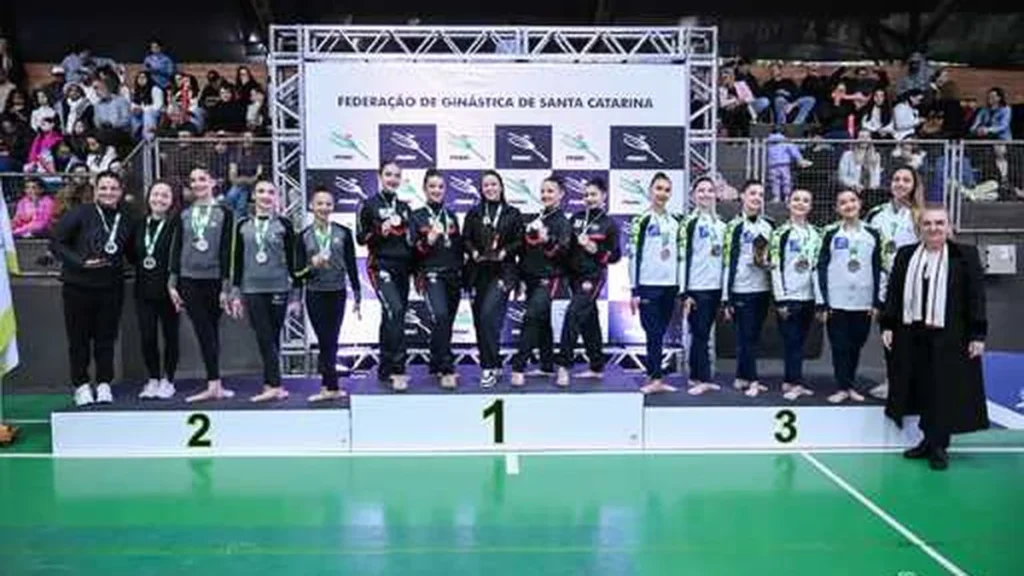 Joinville é vice-campeã no Estadual de Ginástica Rítmica com destaques da AGRDJ