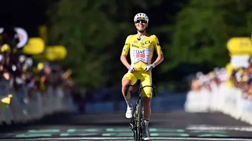 Tadej Pogacar Brilha e Deixa Vingegaard Sem Chances na 10ª Etapa do Tour de France Tadej Pogacar Brilha e Deixa Vingegaard Sem Chances na 10ª Etapa do Tour de France